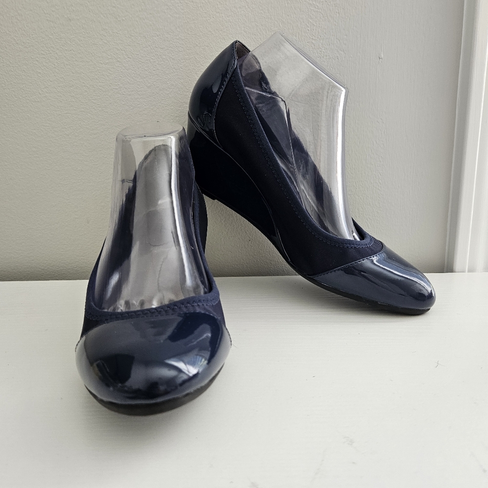 📌3for$10 Life Stride Women's Soft System Flex Navy Blue Heels Size 9.5M